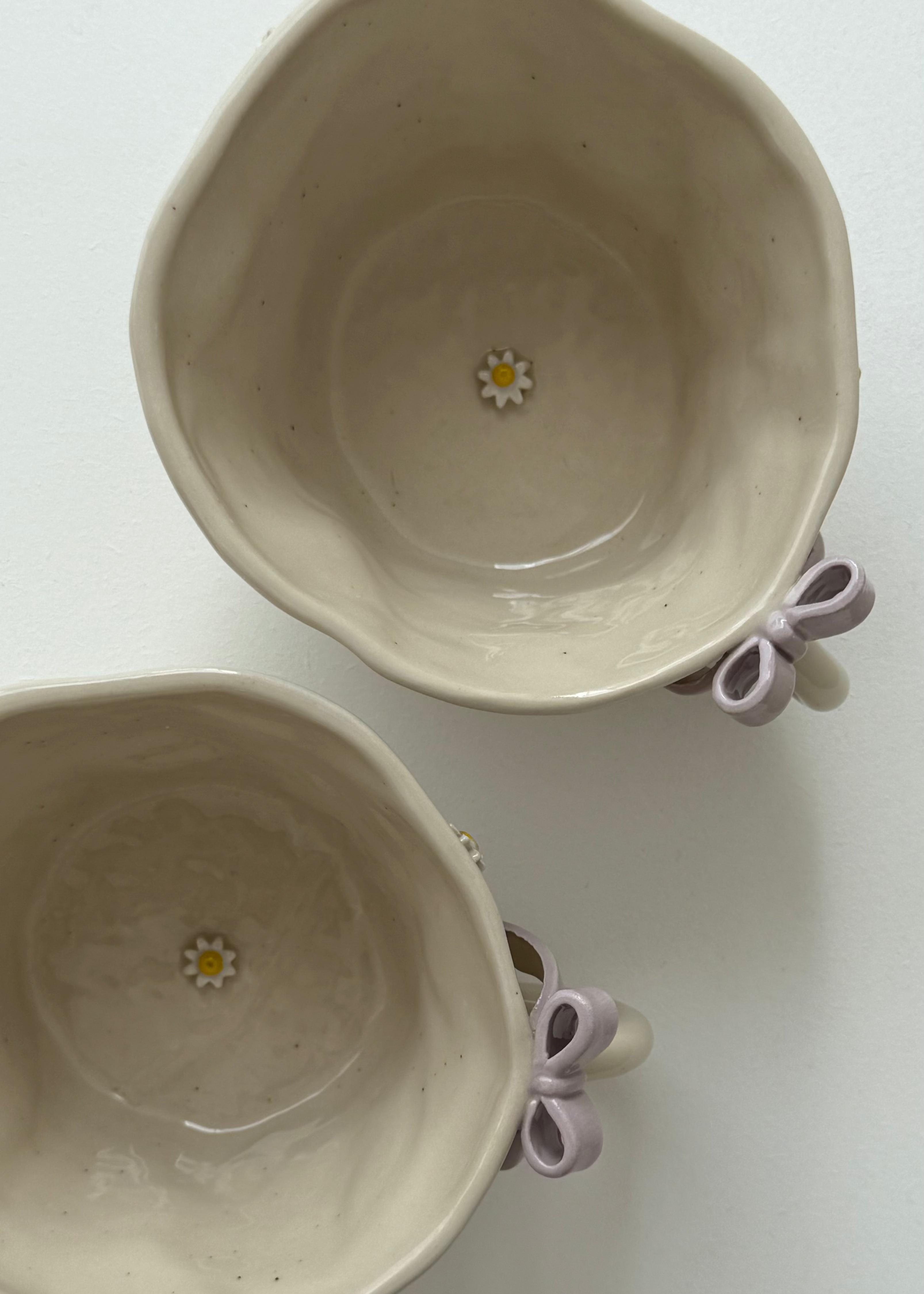 Lilac Bow With Daisies