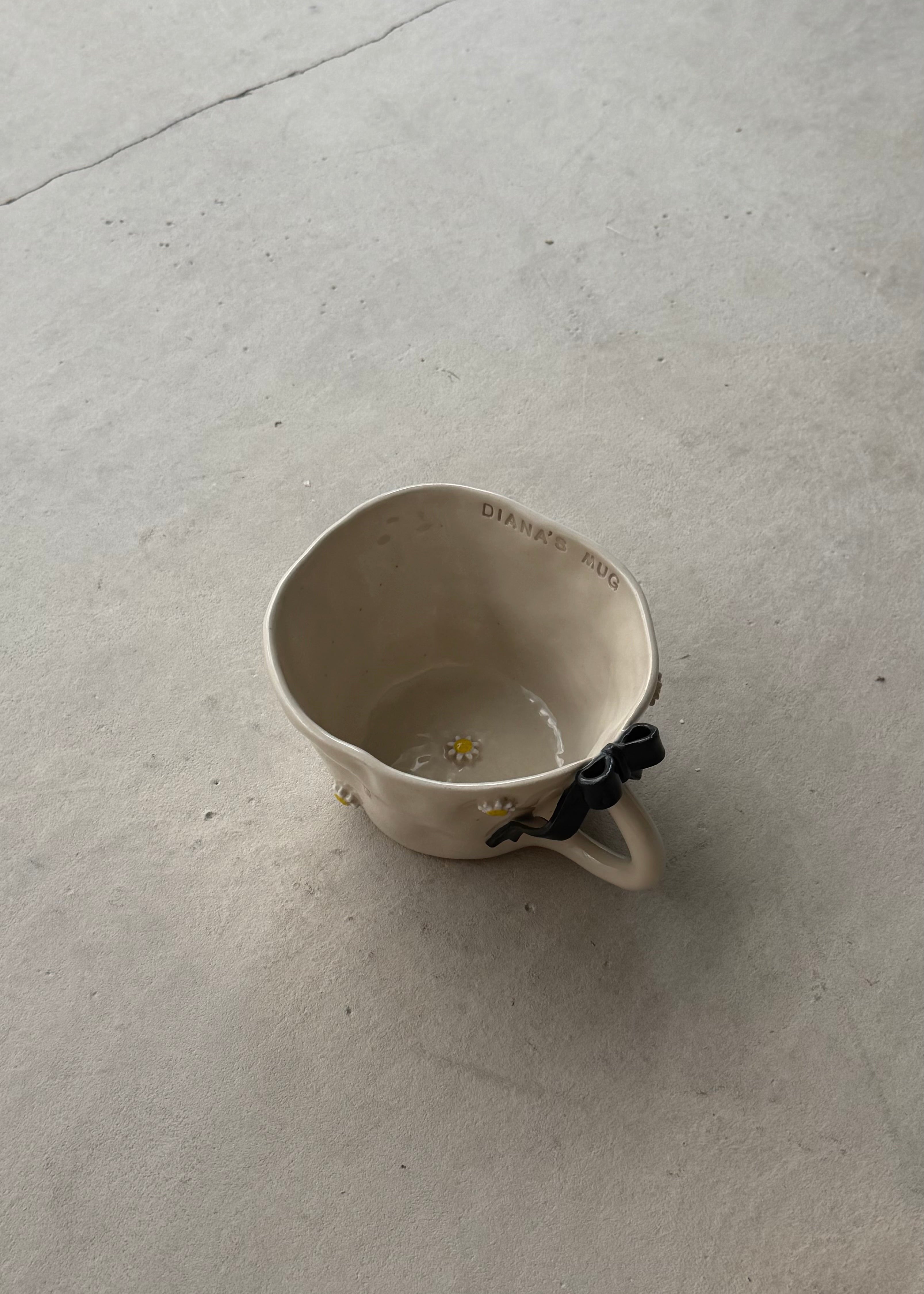 Diana's Daisy Bow Mug