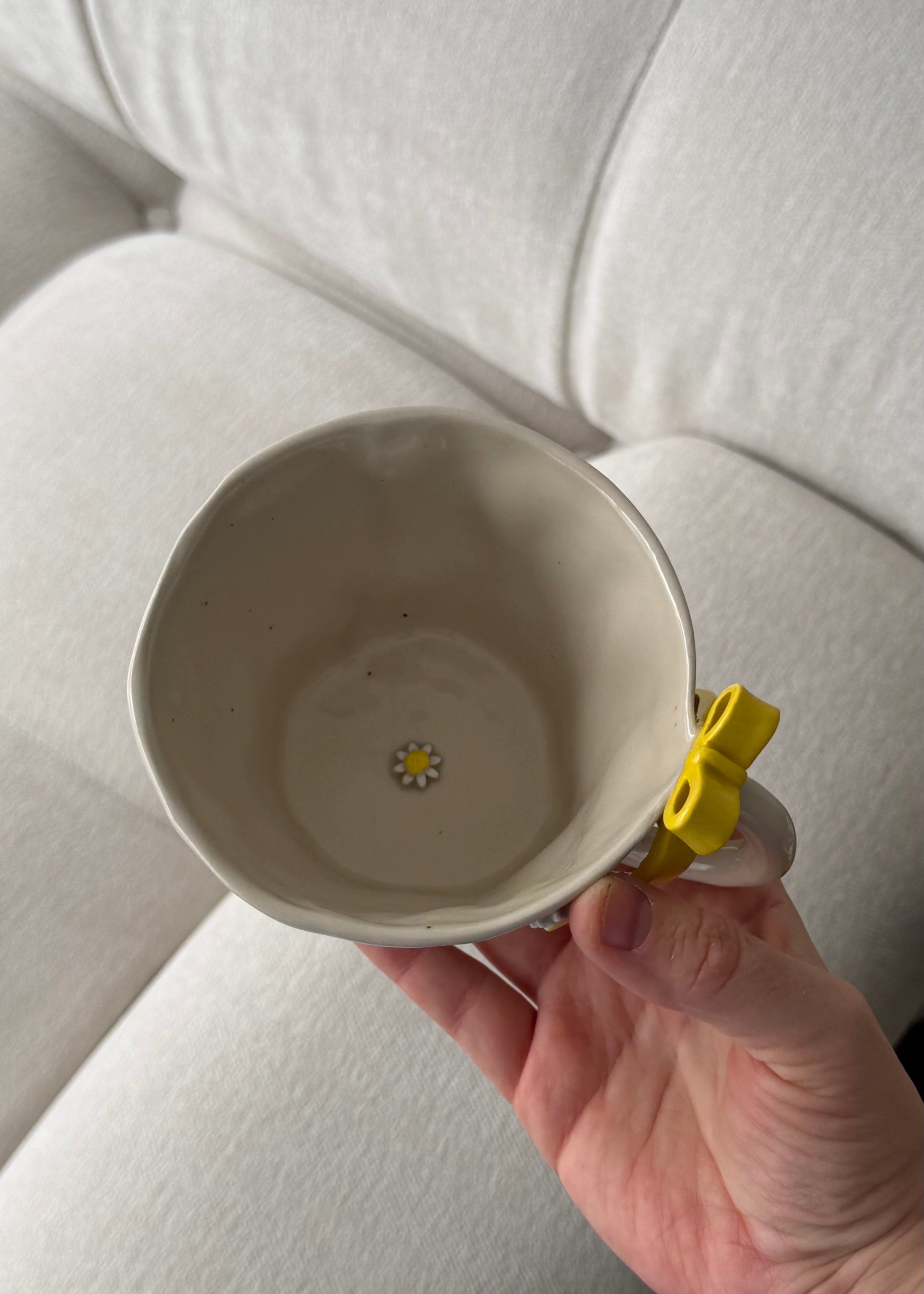 Bow & daisy mug