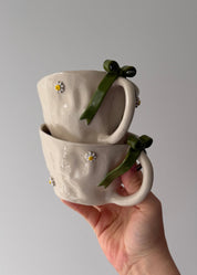 Bow & daisy mug