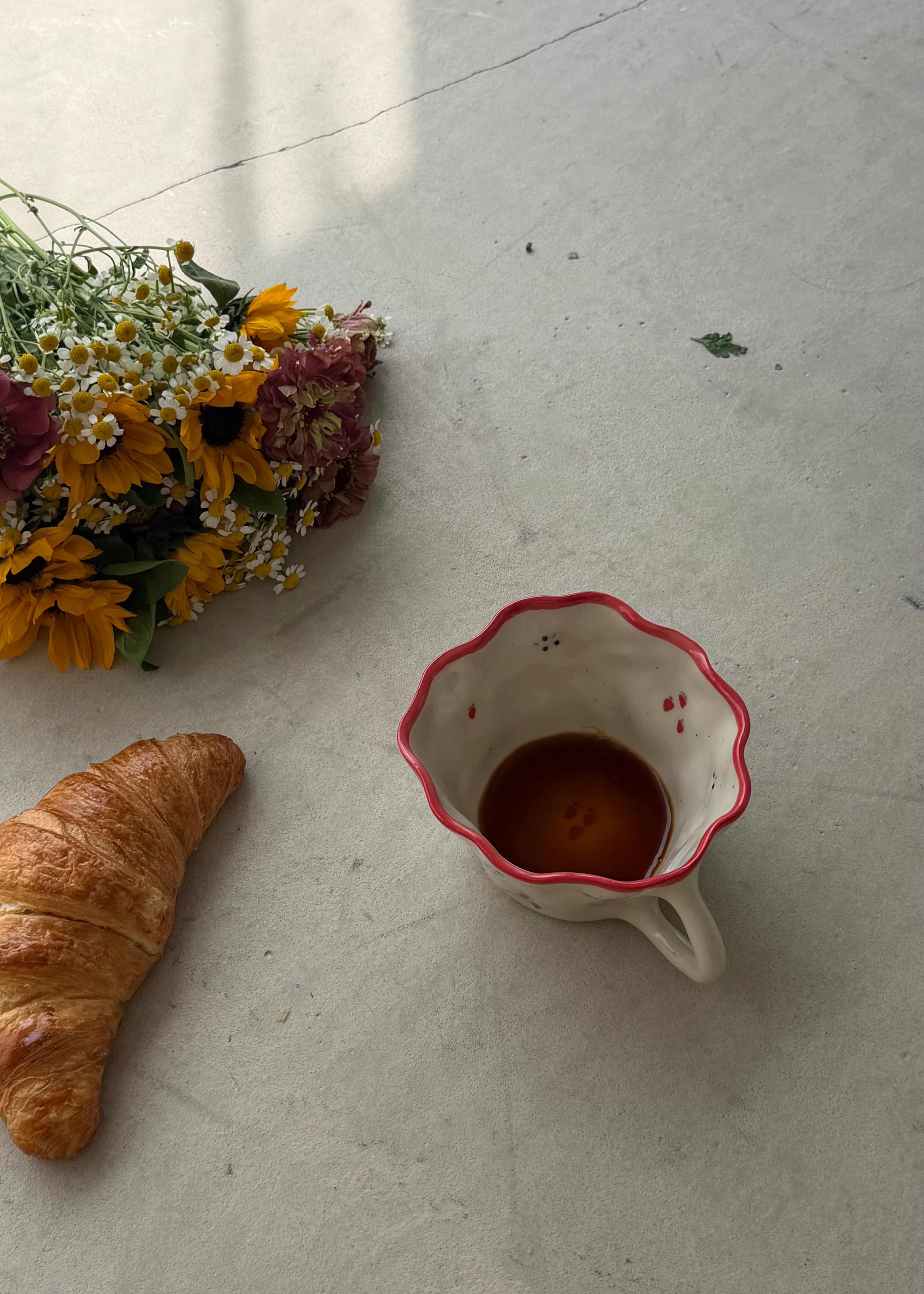 Frilled Strawberry and Blueberry Mug