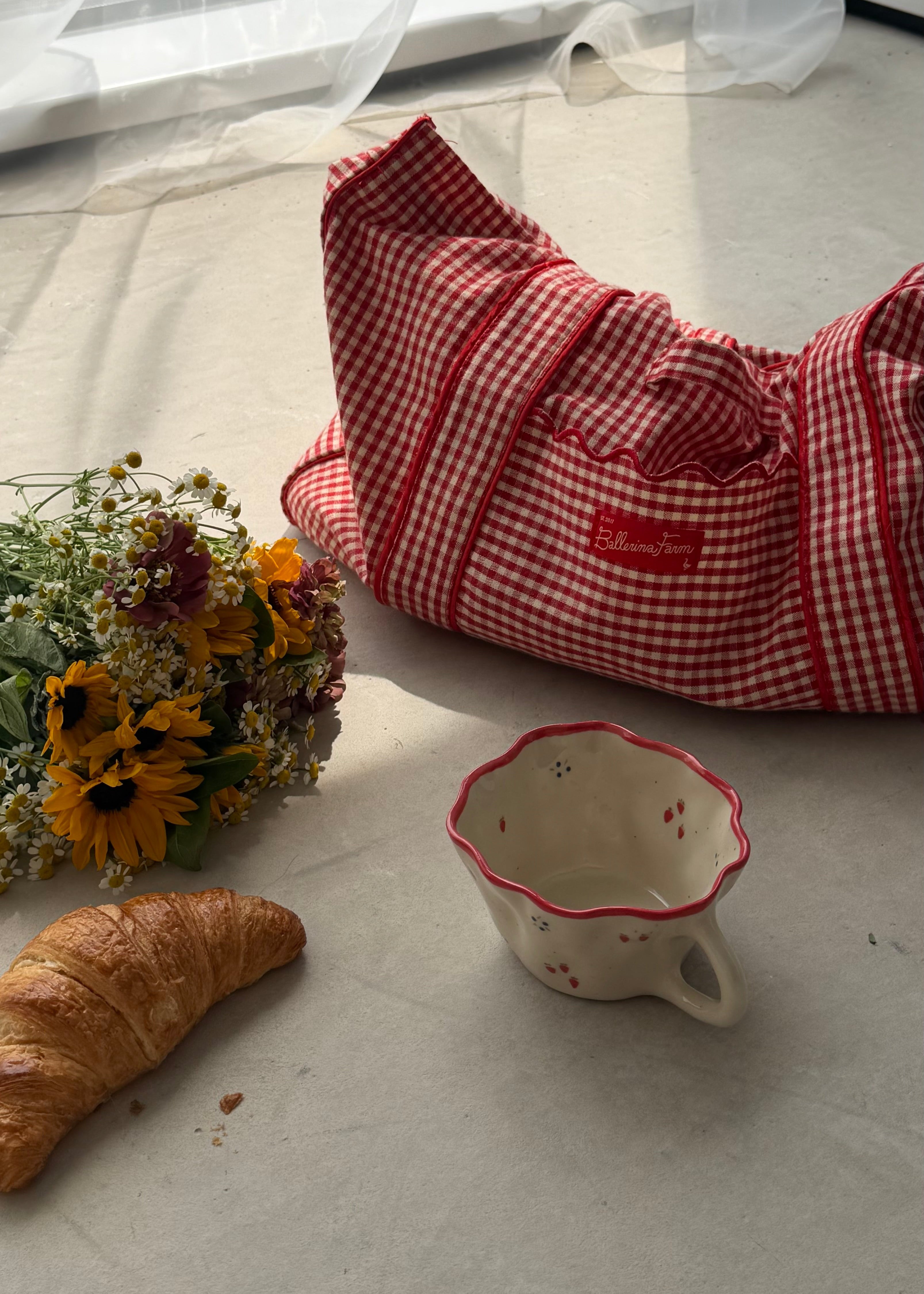 Frilled Strawberry and Blueberry Mug